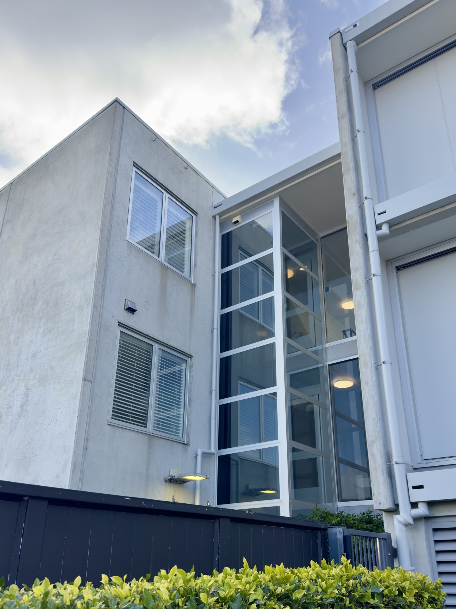 Benefits of window tinting for commercial office in auckland