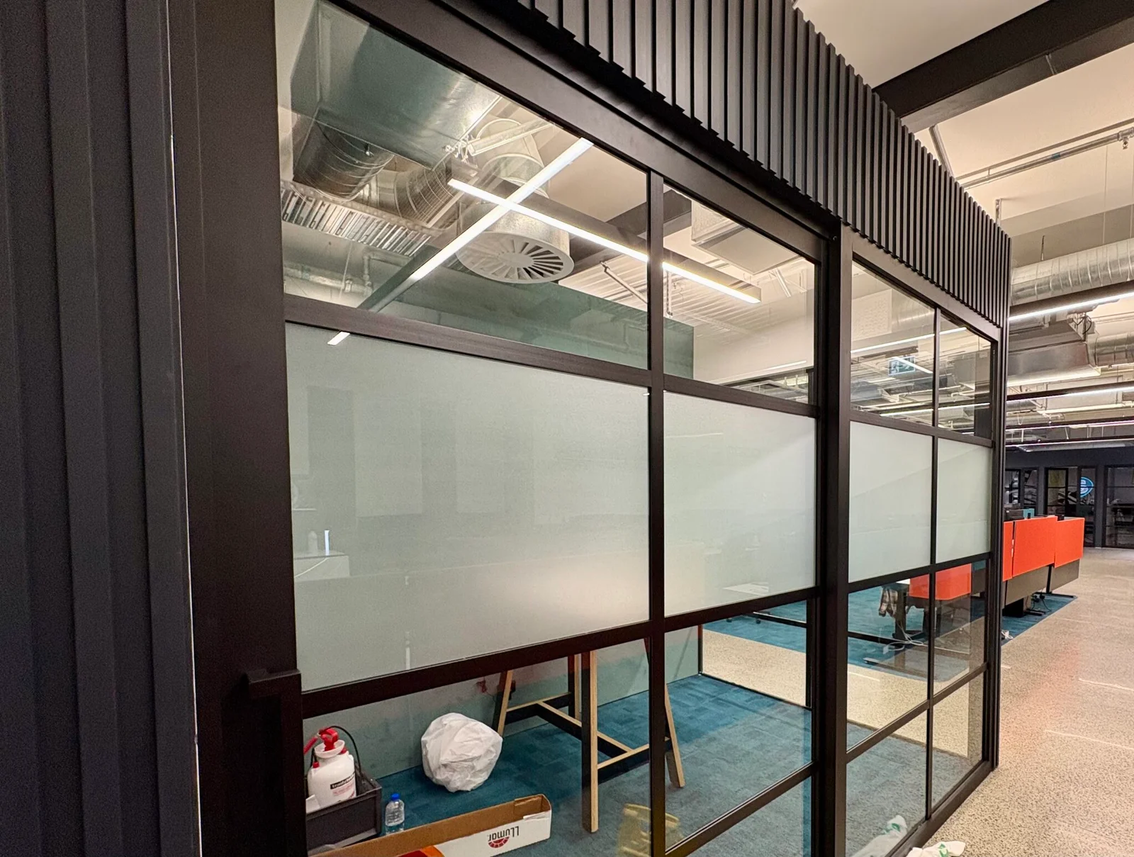 we provide all type of commercial window frosting solutions in Auckland